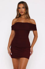 Minivestido con hombros descubiertos Got The Talent color borgoña