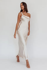 Vestido Longo Carmel com Faixa e Um Ombro Só Champagne