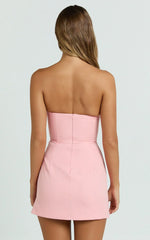Minivestido Avery sin tirantes con corpiño corsé y drapeado en color rosa
