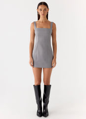 Minivestido ajustado escote Bardot - Gris humo