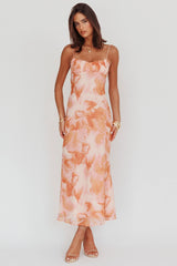 Vestido longo Nerida com torção nas costas Laranja