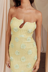 Vestido midi Horizon sin tirantes con textura floral verde