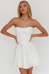 Minivestido con corsé Savanna color marfil