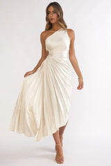 Vestido plisado acordeón de un hombro Brooklynn color champán