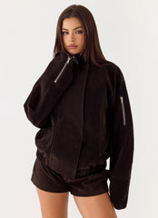 Chaqueta Marlow de imitación de ante - Chocolate