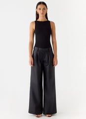 Calça Samuel de Couro Sintético de Cintura Baixa - Preto