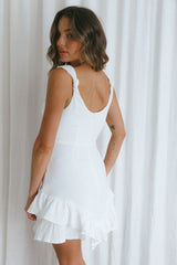 Para el minivestido Dreamers Knot con hombros descubiertos blanco