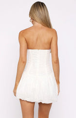 Minivestido Branco Tomara que Caia em Broderie Sunny Vibes