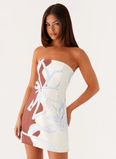 Minivestido sin tirantes Denby - Estampado Bloom Wave