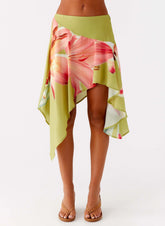 Saia Midi Kia de Cintura Baixa Assimétrica - Floral Selva