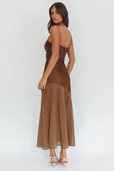 Vestido Largo Gilded Dream de Chiffon con Dobladillo Chocolate