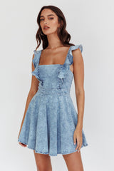 Minivestido Nola con tirantes de volantes de mezclilla clara