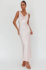 Vestido largo rosa de cuello vuelto y espalda abierta Good Intentions