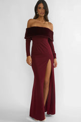 Noella Vestido Maxi Vinho com Gola de Pelos e Ombros de Fora