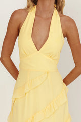 Vestido largo Flirt con ribete con volantes y cuello halter, color limón