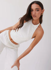 Top con cuello halter de satén Bree - Perla