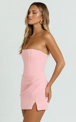 Minivestido Avery sin tirantes con corpiño corsé y drapeado en color rosa
