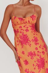 Vestido longo floral Nerida com torção nas costas e decote nadador laranja