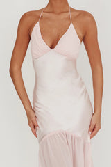Vestido largo rosa de gasa con dobladillo y cuello halter Aysah