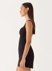 Mini vestido entallado con tirantes finos - Negro