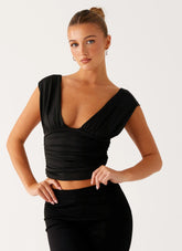 Top Beyond Measure - Negro