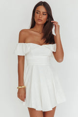 Minivestido blanco acampanado Lillianne sin hombros