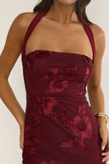 Vestido Longo Serene Halterneck Embelezado Vinho