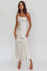 Vestido Longo Carmel com Faixa e Um Ombro Só Champagne