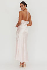 Vestido largo rosa de gasa con dobladillo y cuello halter Aysah