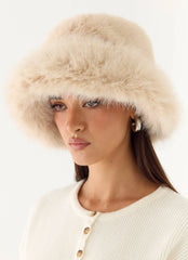 Gorro de piel sintética December Bliss - Crema