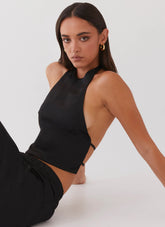 Top Bree de raso con cuello halter - Negro