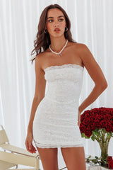 Minivestido de encaje Must Be Love blanco