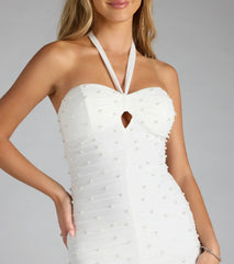 Vestido Curto Decotado com Pérolas Dedicado à Chic
