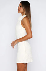 Minivestido halter Fight For Love color crema