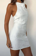 Minivestido halter Fight For Love color crema