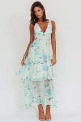 Vestido largo Veda con tirantes en la espalda y volantes, verde floral