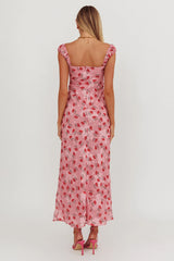 Vestido largo Femme Belle con ribete de cinta y estampado floral en rosa