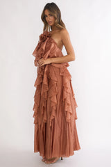 Vestido maxi de volantes escalonados "Cita Secreta" color óxido