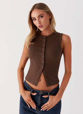 Top de punto con botones Blair - Chocolate
