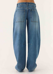 Jeans Stevie de mezclilla de corte bajo con pierna de barril - Azul medio