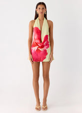 Minivestido Varindra con cuello desbocado - Estampado floral amarillo