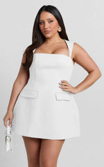 Minivestido Garrett - Vestido godê decote quadrado branco