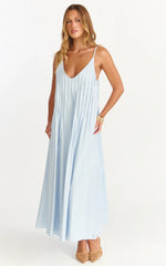 Vestido Longo Estelle - Vestido Plissado com Decote V na cor Azul