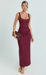 Vestido Midi Benita - Vestido Ajustado Fruncido con Cuello Redondo en Color Vino