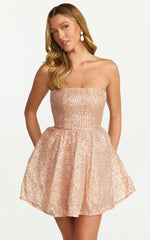 Minivestido Hana - Vestido de lentejuelas palabra de honor de corte entallado y con vuelo en oro rosado