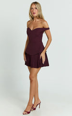 Minivestido Izara - Vestido Plissado Ombro a Ombro Vinho