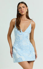 Vestido Gianni - Vestido Evasê com Decote Profundo e Costas Decotadas em Azul-Claro