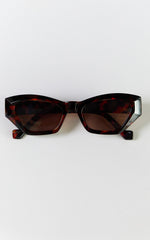 Wenalyn Sunglasses - Angular Cat Eye Sunglasses in Torte