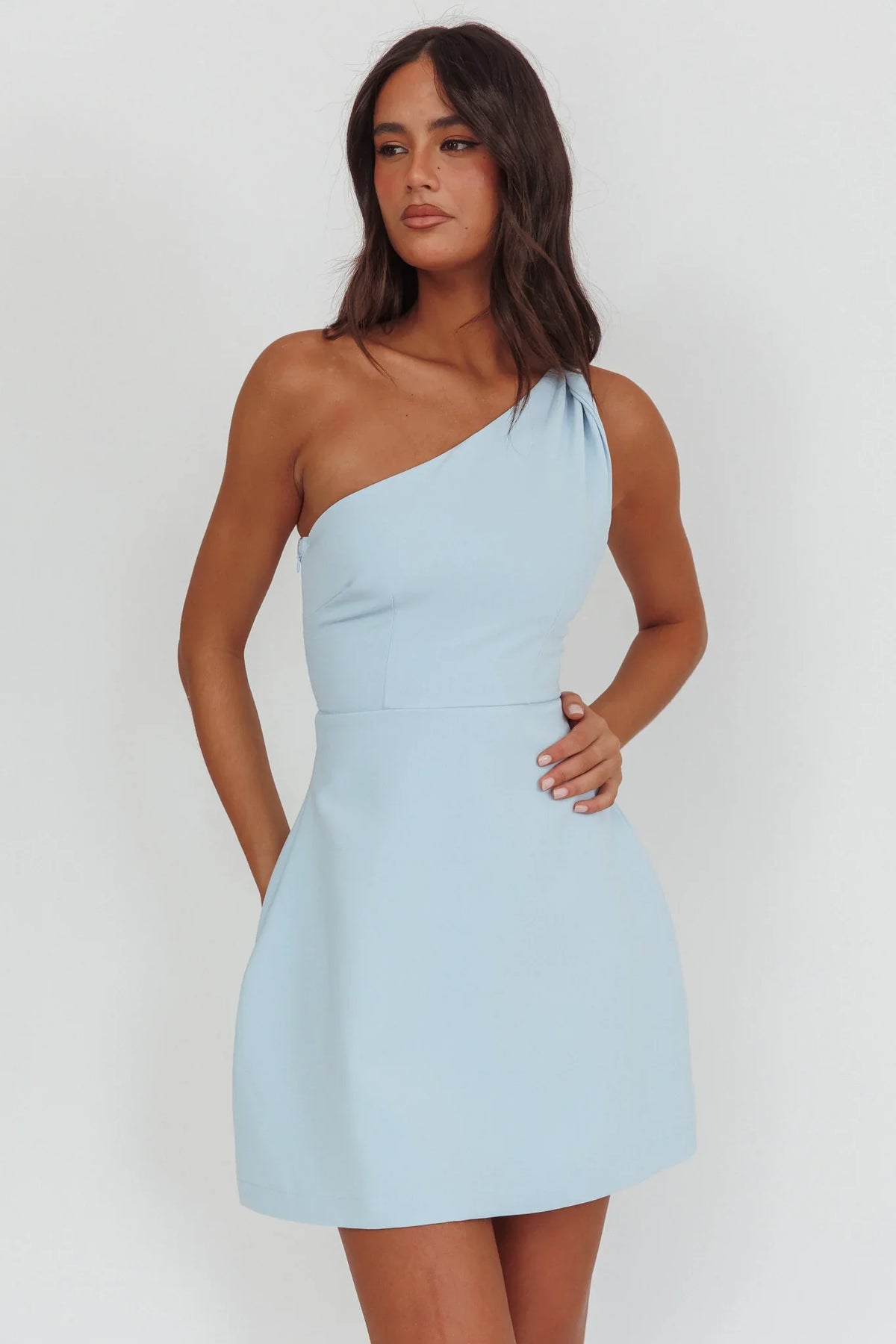 Vestido mini azul con un solo hombro y nudo retorcido Lingering Love
