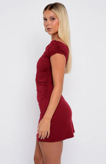 Minivestido Hold The Moment na cor Merlot